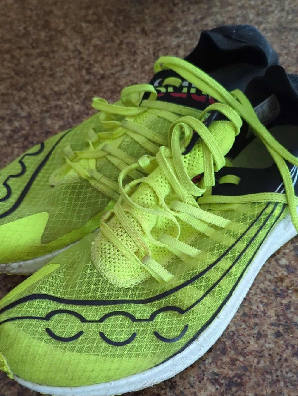 Saucony Sinister!!!  Mens US 11